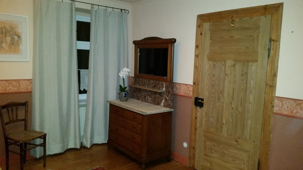 Ferienwohnungen Bistro Tebecks Wadern Rum bild